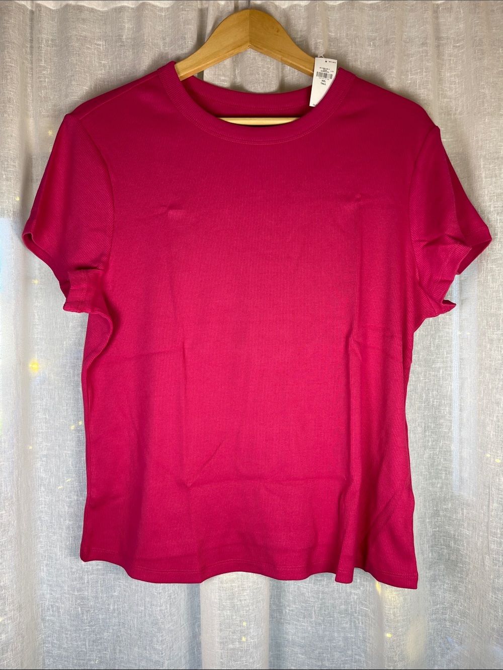 Old Navy Short-Sleeve Crewneck Tee in Fuchsia Pink